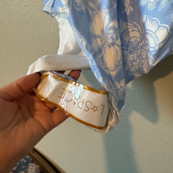 L*Space Women's Roxanne One Piece Swimsuit M - Picture 4 of 5